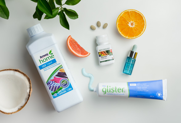 Productos Amway: Vitamina C, Nutrilite Daily Plus, Suavizante para la ropa SA8, Crema Dental Glister.  Fabricamos y distribuimos productos de nutrición, belleza y cuidado del hogar.